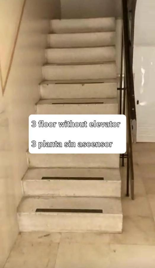 Apartamento Capuchinos Malaga Bagian luar foto