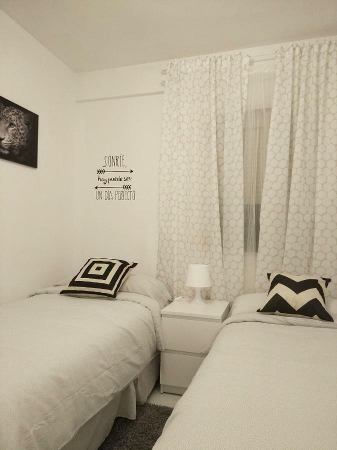 Apartamento Capuchinos Malaga Bagian luar foto