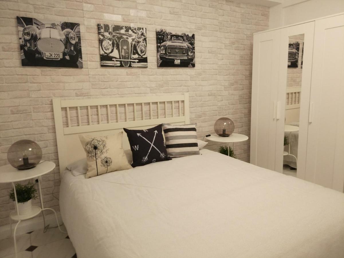 Apartamento Capuchinos Malaga Bagian luar foto