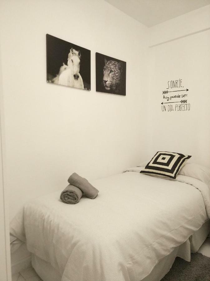 Apartamento Capuchinos Malaga Bagian luar foto