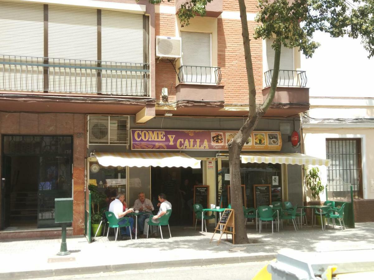 Apartamento Capuchinos Malaga Bagian luar foto